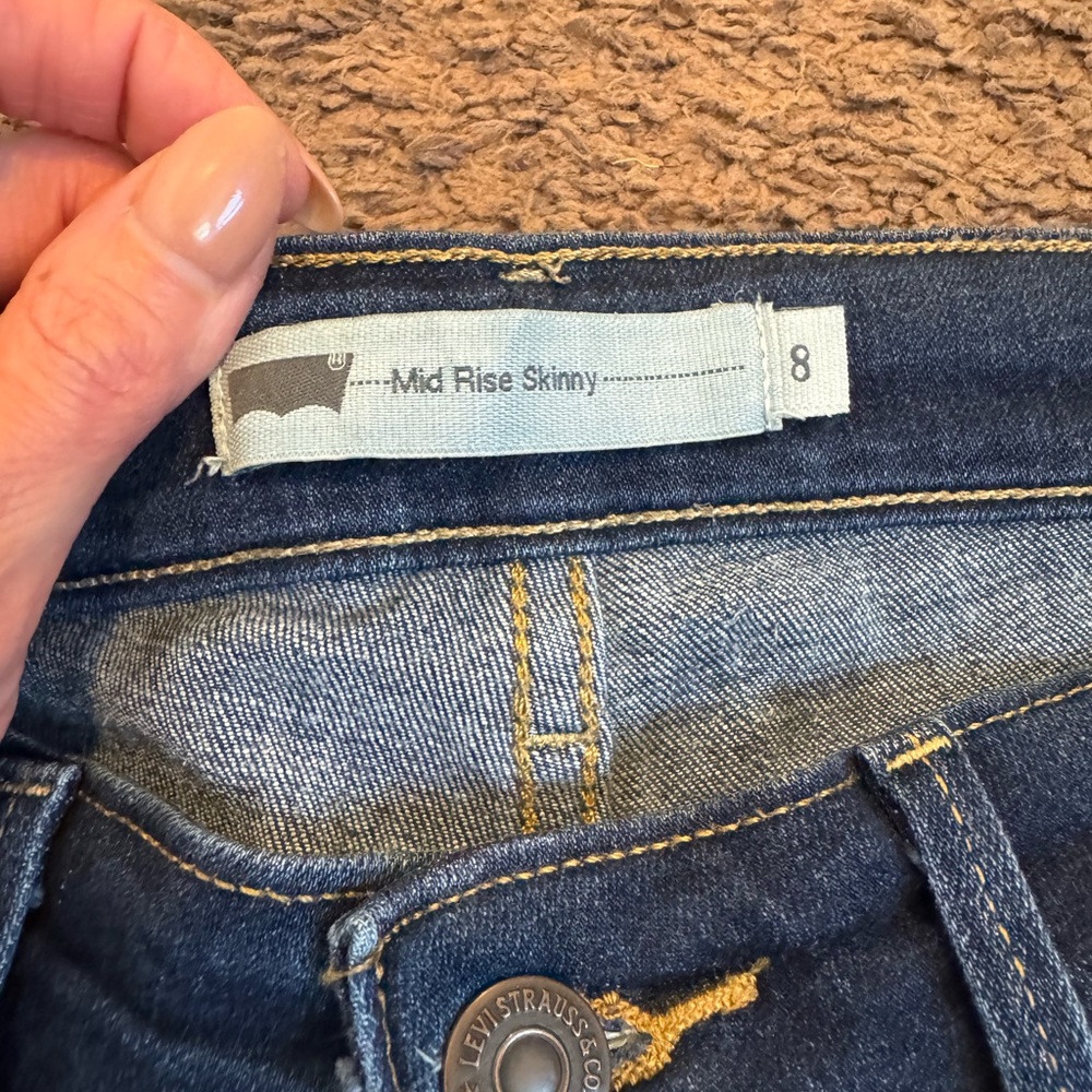 Levis Mid Rise Dark Wash Skinny Jeans Stretch Size 8 - Picture 3 of 11